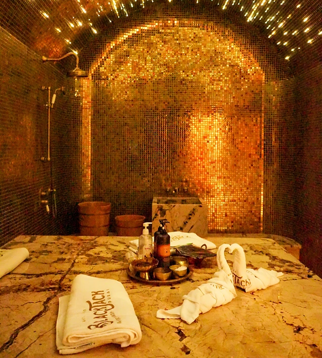   interior design for retail showroom